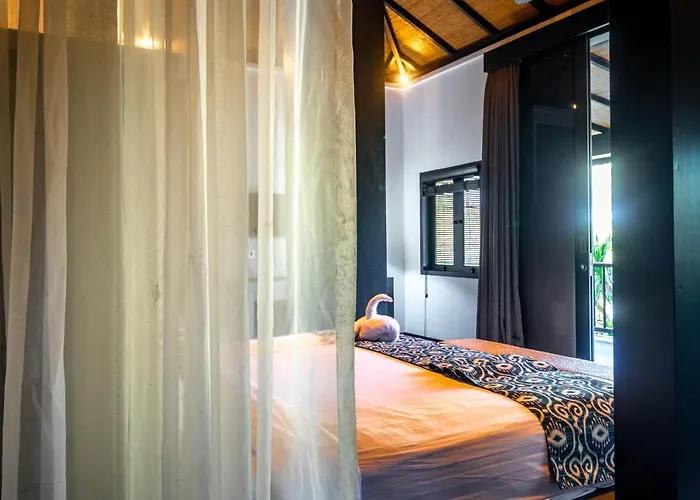 Surya Melasti Villa *