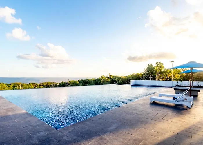 Surya Melasti Uluwatu (Bali)